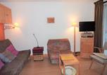 Location vacances Saint-Jean-d'Aulps - Grand studio proche pistes avec piscine et parking - Fr-1-573-64-1