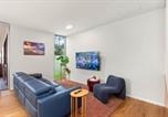 Location vacances Charlestown - Family Home in Mayfield with Stylish Interior-4