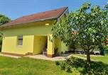 Location vacances Balatonkeresztúr - Holiday home in Balatonbereny 34655-1