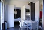 Location vacances  Antwerp Province - Chalet in Baalse Hei with Modern Comforts-3