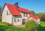 Location vacances Ryn - 3 Bedroom Amazing Home In Sterlawki Male-1