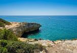 Location vacances Torredembarra - Villa Playa del Sur A 250 metros de una magnifica playa Capacidad más de 16 Ac 6 Suites Piscina Xl-1