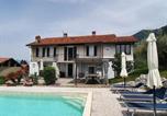 Location vacances  Province de Varèse - Holiday Home near Lago Maggiore Pool-1