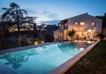 Location vacances Grans - Slpendid villa with heated pool and Jacuzzi for 12 people in Saint-chamas-1