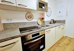 Location vacances Průhonice - Family Suite for 8 Guests with Free Gym, Reception, Parking, Roof Terrace, Game & Party Room-2