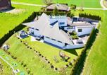 Location vacances Berne - Hilltop luxury villa with mini golf, indoor pool spa-2