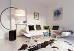 Location vacances Cannes - Centrally located modern 2 Bed apartment in Cannes with aircon and high ceilings and modern design 696-2