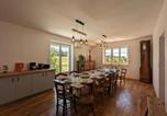 Location vacances Roussines - Maison spacieuse avec piscine privée, climatisation, Wi-Fi, animaux acceptés et parking - Fr-1-653-268-3