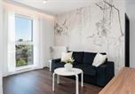 Location vacances Poznań - Stylish & Comfy Garbary Apartments with Parking by Noclegi Renters-1