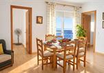 Location vacances Conil de la Frontera - Apartamentos Tranquilos Conil Facil Aparcamiento con patio interior solo capetamos familias y parejas-1