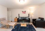 Location vacances  Gare de Swindon - Florey Court, Long Stays Disc, Sleeps 6 in 2 Bedrooms, Parking-1