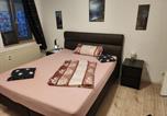 Location vacances Magdebourg - Md- Fewo, City, Eg, Top in Preis- Leistung, Lage, Deluxe App mit 2 Schlafzimmer, Merkmale Qeensize Bett, Romantk Dz-2