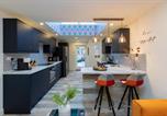 Location vacances La cathédrale Saint Michael de Coventry - 5 bed 5 bath house, free parking, patio garden - Esho Stays-3