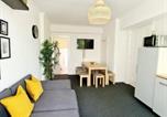 Location vacances Hamburg - Spacious Apt for 9 in great location-3