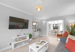 Location vacances  Gare de Slough - Keel Drive Modern 3-Bedroom, 2-Bathroom Home-1