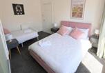 Location vacances Urpeth - House Sleeps 7 with Wifi-1
