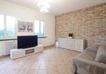 Location vacances Bibbona - Cozy Home In Cecina With Wifi-1