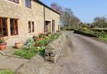 Location vacances  Gare d'Halifax - The Barn at Heath Hall Farm-2