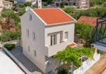 Location vacances Ravča - Holiday Home Vikk in Makarska by Villas Guide-1