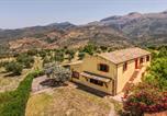 Location vacances Campofelice di Roccella - 3 Bedroom Beautiful Apartment In Collesano Pa-1