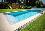 Location vacances Caumont-sur-Durance - Appartement charmant à Avignon, 45 m² avec piscine partagée-1