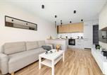 Location vacances Katowice - Przytulny Jasny Apartament z Balkonem by Noclegi Renters-1