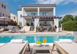 Location vacances Pakoštane - Villas Pakoštane-1