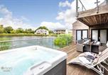 Location vacances South Cerney - Waters Edge 04, Waterside Lodge P-1