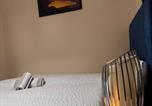 Location vacances  Gare de Wolverhampton - Modern room w Fastwifi, Netflix Kitchen Garden view-4