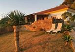 Location vacances Tarifa - Charming house with sea and mountain views in El Chaparral-2