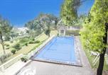 Location vacances Bogor - Hotel Villa Bunga Bunga 6 Hour Stay-1