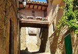 Location vacances  Saragosse - Charming House in Orés-2
