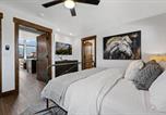 Location vacances Estes Park - Estes Dream Brand New End Unit with Two Patios Indoor and Outdoor Fireplace and Jacuzzi-4