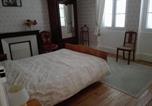 Location vacances Ygrande - Maison de maître Xixe avec piscine, étang à proximité et équipements modernes - Fr-1-489-505-4