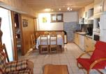 Location vacances Albiez-Montrond - Appartement chaleureux en rdc de maison, centre-village, proche commerces et pistes, gamme &quote;Confortable&quote; - Fr-1-618-4-2