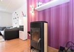 Location vacances Medebach - Holiday home in Deifeld with balcony-4