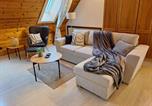 Location vacances Bamberg - Gemütliches Ferienhaus in Schnaid mit zwei separaten und geräumigen Wohnungen - ausgestattet mit je einer großen Küche, zwei Schlafzimmern und einem Badezimmer-2