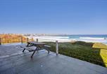 Location vacances Leiria - Surfcastle bnb and Surf School-3