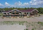 Location vacances  breezanddijk - Beachfront Apartment for Four in Workum-1