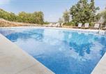 Location vacances Sayalonga - Stunning Home In Sayalonga With 13 Bedrooms, Wifi And Outdoor Swimming Pool-1