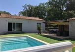 Location vacances Bagnols-en-Forêt - Villa 3 chambres avec piscine privée-1