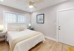 Location vacances Pinellas Park - Island Paradise Cottages - Triplex-4