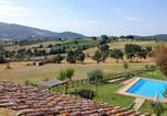 Location vacances Gualdo Cattaneo - Awesome Home In Frazione Marcellano With Wifi-2