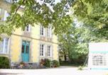Location vacances Ygrande - Maison de maître Xixe avec piscine, étang à proximité et équipements modernes - Fr-1-489-505-3