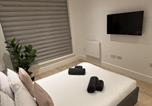 Location vacances  Royaume-Uni - New Modern One-Bedroom Flat in Chertsey-3