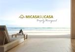 Location vacances  Province de Cagliari - Blue shutters by the beach-2