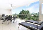 Location vacances Trinity Beach - Waves & Wonders Ocean view apartment-3