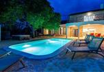 Location vacances  Benkovac - Lovely Home In Benkovac With Private Swimming Pool, Can Be Inside Or Outside-1