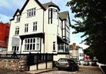Hôtel Conwy - Roomours Hotel with Private Car Park-4
