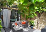 Location vacances La Tour-d'Aigues - Holiday home in Pertuis with patio-3